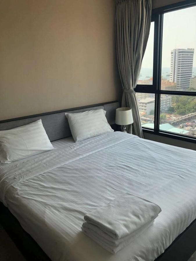 The Base Central Pattaya Seaview Exterior photo