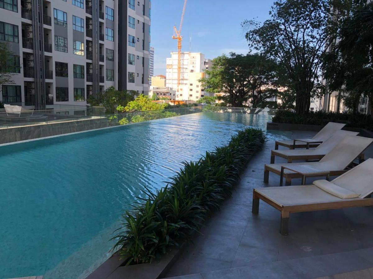 The Base Central Pattaya Seaview Exterior photo