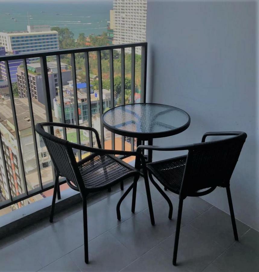 The Base Central Pattaya Seaview Exterior photo
